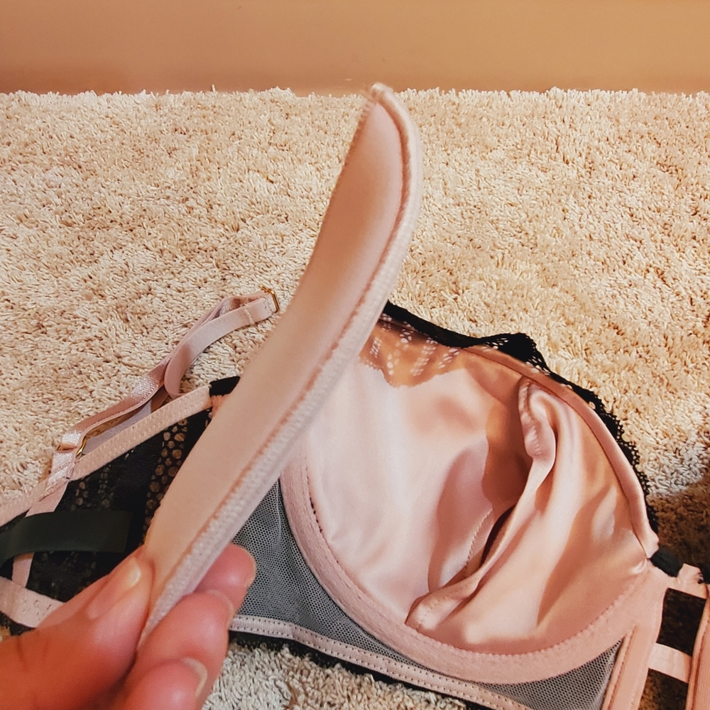 VS Bra - Picture 6 of 8